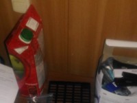 В Бежецке на длительное свидание к осужденному женщина привезла с собой литровую коробку из-под сока со спиртосодержащей жидкостью и много зажигалок - Новости ТИА