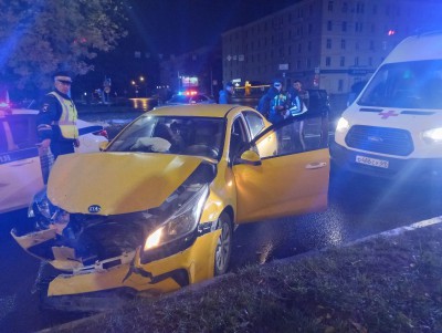 В Твери в столкновении двух машин пострадал водитель - новости ТИА