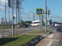 В Твери столкнулись маршрутка и "Рено Логан" - Новости ТИА