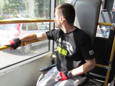 Инвалиды-колясочники могут онлайн бронировать места в поездах  - Новости ТИА