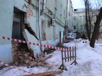 Администрация готова эвакуировать жителей "дома фрейлин" с обрушившейся стеной - Новости ТИА