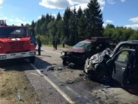 В Тверской области на автодороге в результате лобового столкновения погибли три человека - Новости ТИА