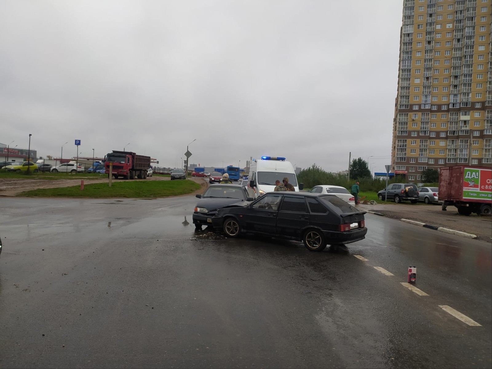 В ДТП на улице Оснабрюкской автомобилист получил перелом ребер | 31.08.2021  | Тверь - БезФормата