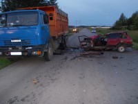 В Тверской области ВАЗ столкнулся с КАМАЗом, погиб 17-летний парень - Новости ТИА