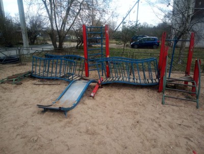 ОНФ выявил три аварийные детские площадки в Калининском районе - новости ТИА