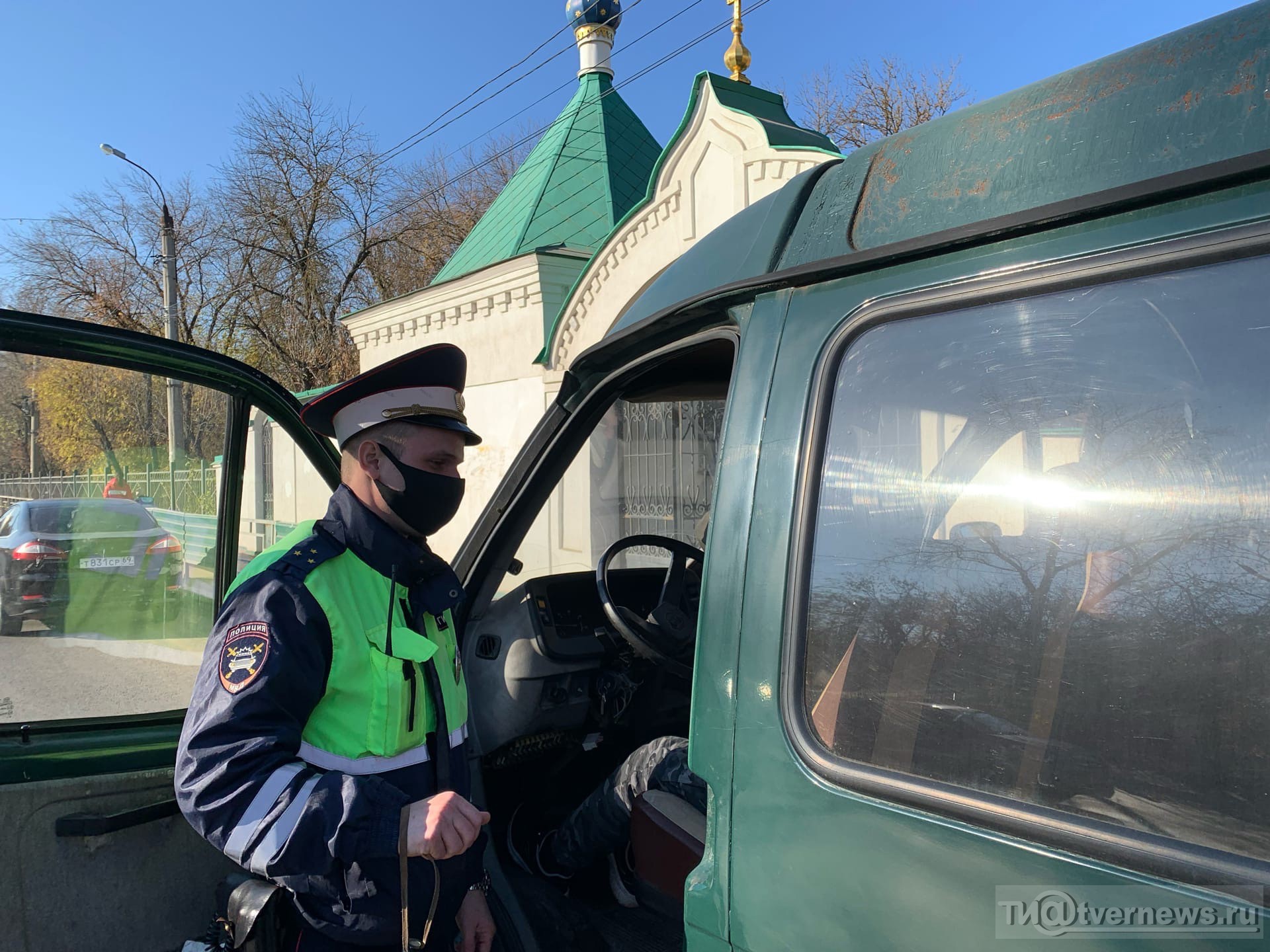 Отсутствие маски, тонировка и удача таксиста: на дорогах Твери прошёл рейд  | 11.10.2021 | Тверь - БезФормата