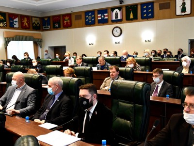 Областной парламент провёл очередное заседание  - новости ТИА