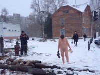 В Твери по "Первомайке" разгуливала голая женщина - Новости ТИА