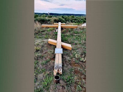 Крест на месте начала христианства в Тверской области подгнил и упал - новости ТИА