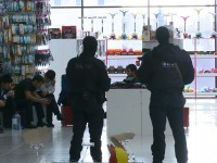 Контрафакт и нелегальные мигранты: в Твери проверили торговый центр - новости ТИА