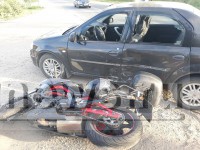 Под Тверью мотоциклист при обгоне влетел в Рено Логан - Новости ТИА