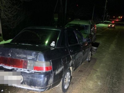 Пьяный водитель на ВАЗе устроил лобовое столкновение с "Ладой" - новости ТИА