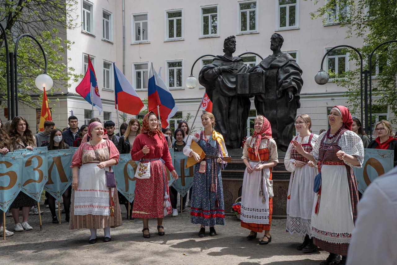 В Твери чествовали создателей славянской азбуки Кирилла и Мефодия |  24.05.2021 | Тверь - БезФормата