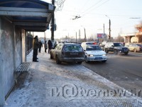 УГИБДД: у водителя иномарки, въехавшего в остановку общественного транспорта, наблюдались признаки наркотического опьянения - новости ТИА