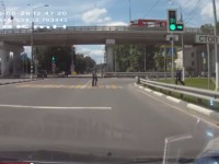 В Твери пешеходы-камикадзе попали на камеру видеорегистратора - Новости ТИА