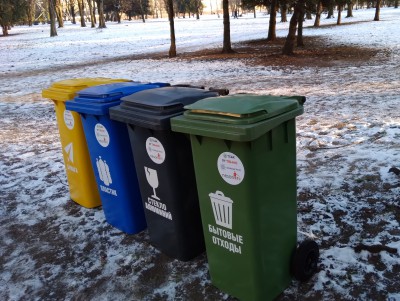 В общественных зонах Твери установили разноцветные контейнеры для мусора  - Новости ТИА