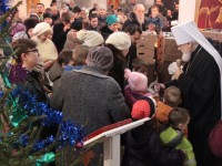 В Твери дети-инвалиды, одинокие пенсионеры, бездомные люди получили рождественские сладкие подарки - новости ТИА