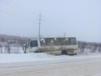 205-я маршрутка с пассажиром вылетела в кювет и застряла в снегу - новости ТИА