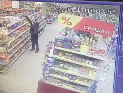 Во Ржеве местный житель украл 30 шоколадок, чтобы поесть и заработать - новости ТИА