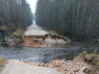 В Тверской области размыло дорогу - по ней ни проехать, ни пройти - новости ТИА