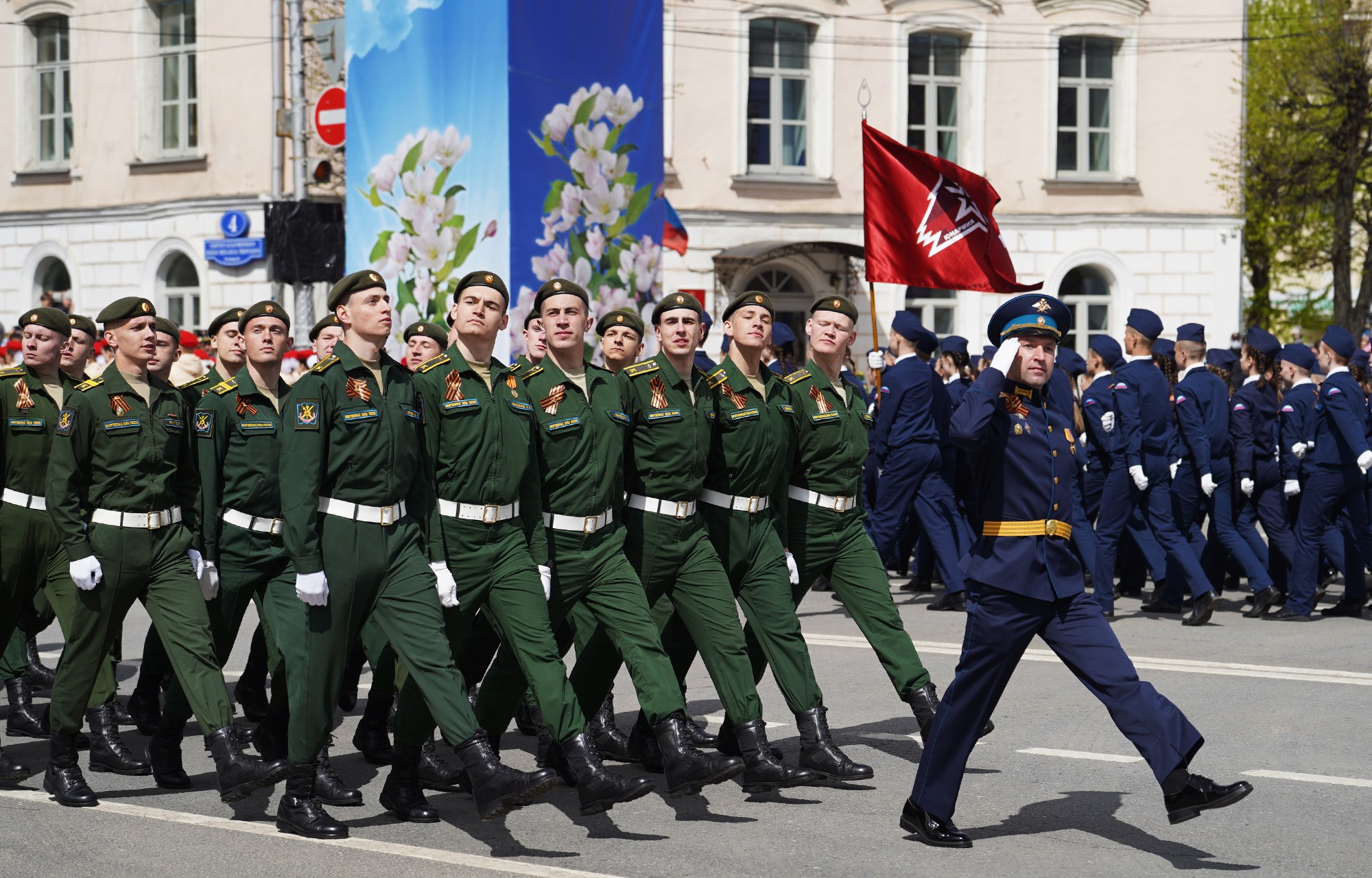 Парад победы тверь фото