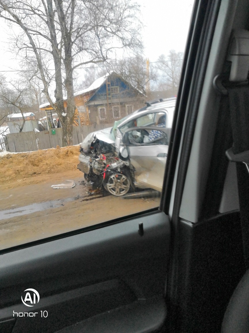 В Твери в смертельном ДТП один человек погиб, четверо пострадали - ТИА