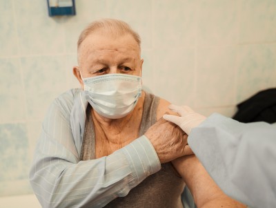 В Тверской области прививку от ковида сделали более 55 тысяч пенсионеров - новости ТИА
