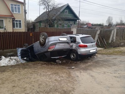 В Тверской области автомобиль перевернулся и протаранил другую машину - Новости ТИА