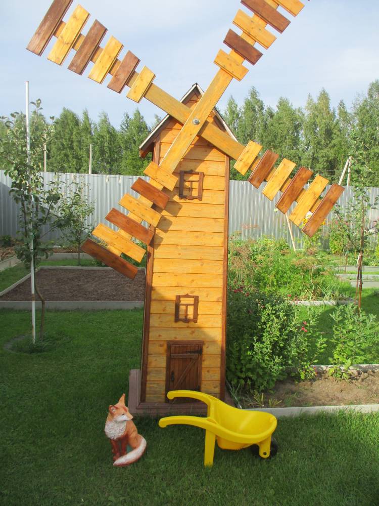 Декоративная мельница для сада своими руками