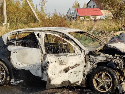 В Тверской области после столкновения с мусоровозом сгорела легковушка  - новости ТИА