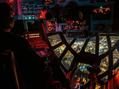 Фото ночной Твери из кабины самолёта сравнили со "Звёздными войнами" - Новости ТИА