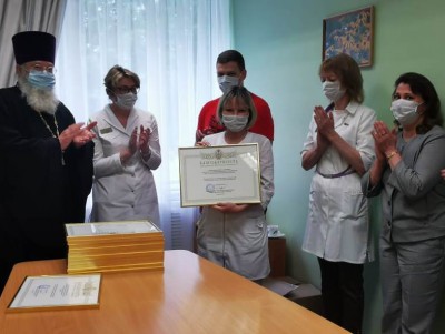 Тверская епархия наградила медиков Тверской областной больницы - новости ТИА
