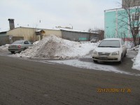 "Закрытая и переехавшая" овощная база на Спортивном валит грязь на придомовую территорию - Народные Новости ТИА