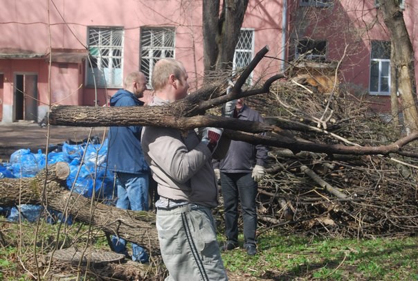 Приглашаем на жителей на субботник (толоку) в Парке Воксал 18 апреля в 12.00 <p>Приглашаем на жителей на субботник (толоку) в Парке Воксал 18 апреля в 12.00</p>