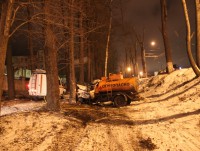 В Твери бензовоз врезался в дерево, водитель погиб - Новости ТИА