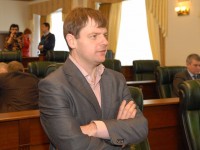 В Тверской области по неизвестной причине сгорел служебный автомобиль депутата областного парламента Артёма Гончарова - Новости ТИА