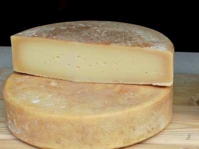 В Россельхознадзоре рассказали, как отличить настоящий сыр от суррогата - Новости ТИА
