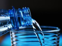 В России до 80% питьевой воды в продаже - подделка - новости ТИА