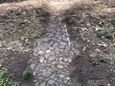 В Торжке археологи откопали старинную мостовую  - новости ТИА