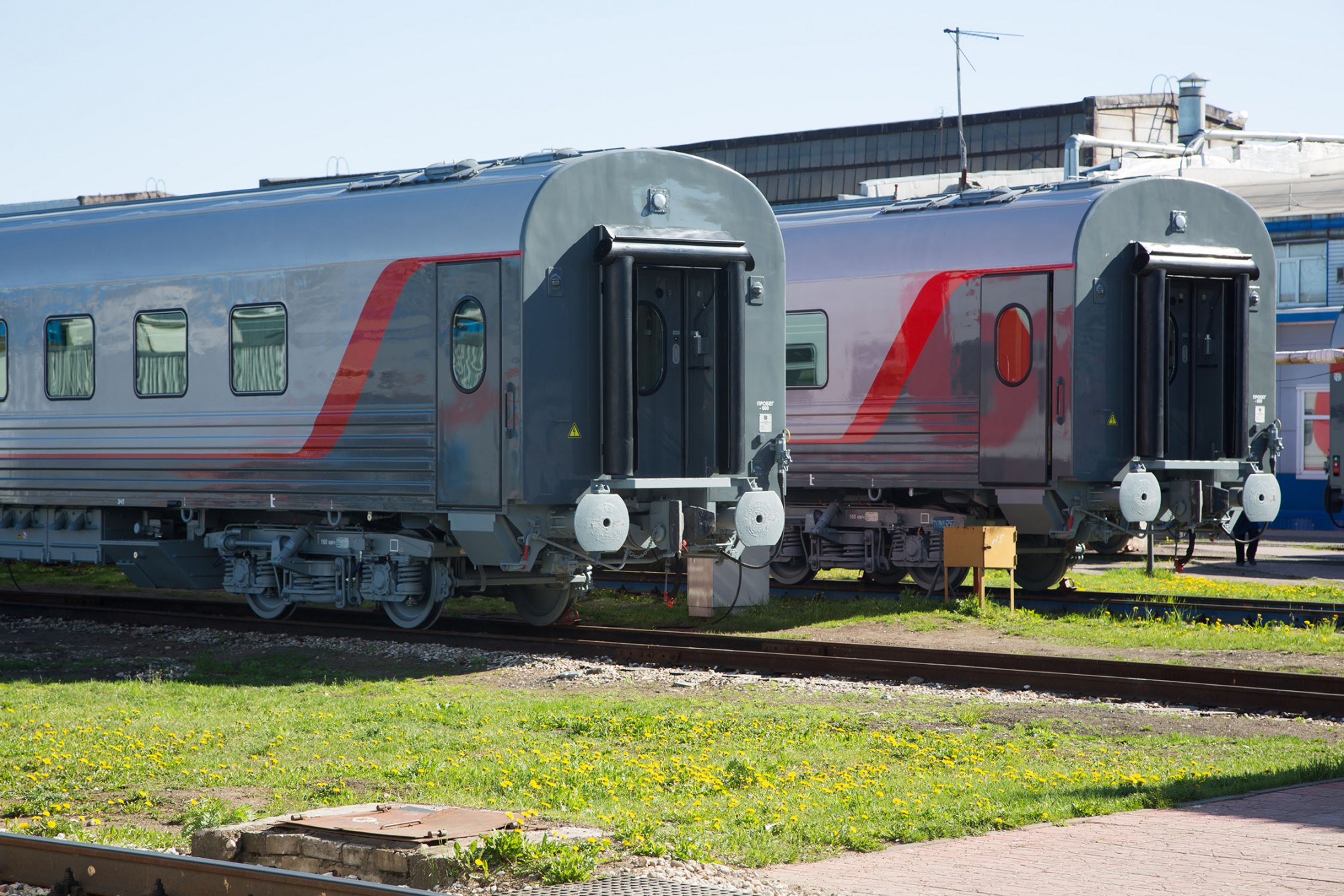 Фото пассажирского вагона. Пассажирский вагон ТВЗ 61-4447. Вагон ТВЗ модели 61-4447. Пассажирские вагоны ТВЗ. Вагоны Тверского вагоностроительного завода.