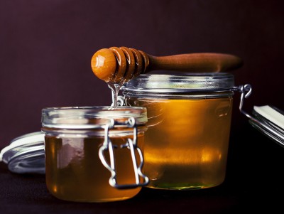 За месяц в Твери на Рождественской ярмарке продали более полутонны мёда - Новости ТИА