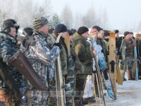 Под Бежецком охотники соревновались в стрельбе по неподвижному "кабану", тарелочкам, а также бежали дистанцию на лыжах - Новости ТИА