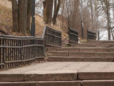 В Торжке разрушается знаменитая Почтовая лестница - новости ТИА