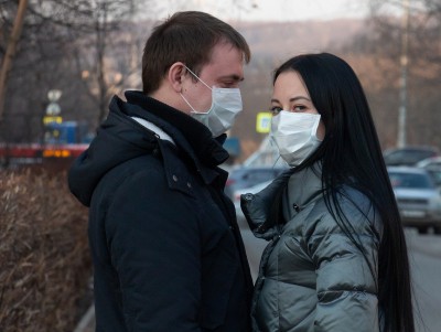 Российские врачи-дерматологи рассказали, как правильно носить маски в мороз - Новости ТИА