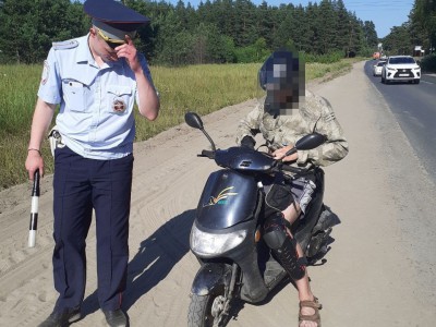 В Твери инспекторы ГИБДД проверяют мотоциклистов - Новости ТИА