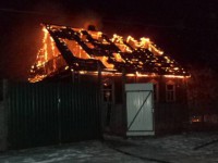 В Торопецком районе в доме сгорели два человека - Новости ТИА