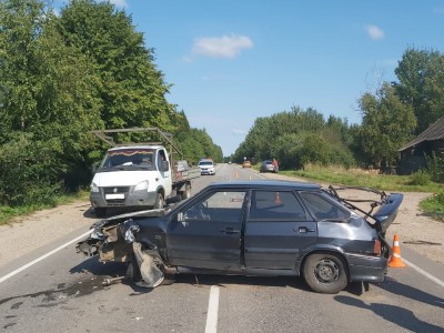 В деревне Тверской области столкнулись три автомобиля, пострадал ребенок - Новости ТИА