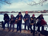 Борис Гребенщиков зашел в картинную галерею и спел на набережной в Твери - новости ТИА