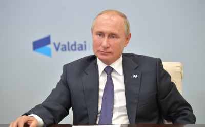 Путин поручил увеличить больничный родителям детей до 7 лет - новости ТИА