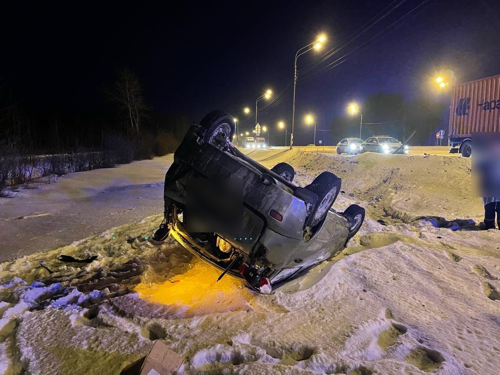 На трассе М-10 пьяный водитель LADA Kalina устроил ДТП с пострадавшими |  09.02.2021 | Тверь - БезФормата